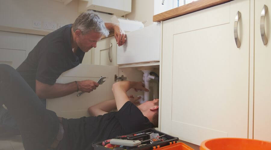 Professional burst pipe repair services in Santa Elena, TX